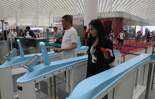 最快3秒！深圳机场在国内率先试行“刷脸”过安检